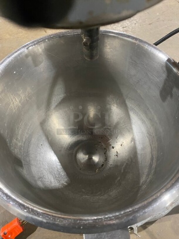 Thunderbird Commercial 20 Quart Planetary Mixer! With Bowl! With Whip Attachment! Model ARM02! 115V 1Phase! - Image 9 of 10