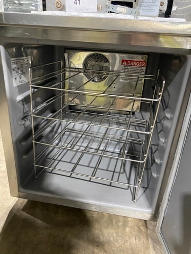 Delfield Commercial Single Door Refrigerated Lowboy/Work Top Cooler! All Stainless Steel! Model: 406PSTAR2 SN: 1902152000748 115V 60HZ 1 Phase - Image 5 of 8