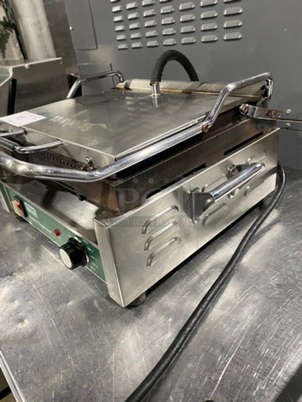 Waring Commercial Countertop Panini/Sandwich Supremo Grill! All Stainless Steel! Press With Ribbed Surface! Model: WPG250 120V - Image 2 of 8