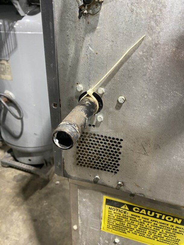 Vulcan Single Natural Gas Powered Convection Oven! On Hobart Natural Gas Powered Convection Oven! No Racks! On Casters! 2 X Your Bid Makes One Unit!  - Image 9 of 10
