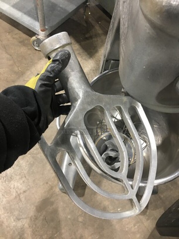 Hobart Commercial Floor Style 30QT Planetary Mixer! With Whisk And Paddle Attachments! With Bowl! Stainless Steel! WORKING WHEN REMOVED! Model: D300T SN: 151522 115V 60HZ 1 Phase - Image 6 of 10