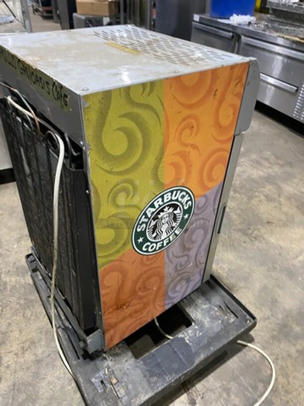 Cold Masters Countertop Mini Cooler Merchandiser! With Metal Rack! With View Through Door! Model: CT100 SN: A0655758 115V 60HZ 1 Phase - Image 4 of 7