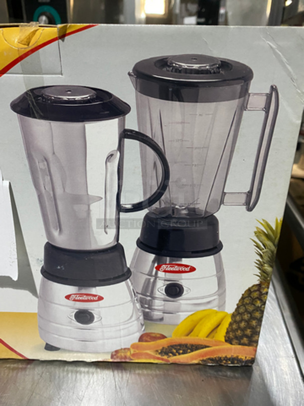 NEW! IN THE BOX! Fleetwood Professional Blender! 120V 1 Phase - Image 2 of 2