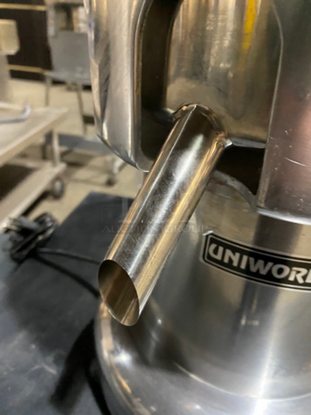 Uniworld Commercial Countertop Electric Powered Juicer! All Stainless Steel! Model: UJC550E SN: 19CY1014009 110V 60HZ - Image 7 of 10