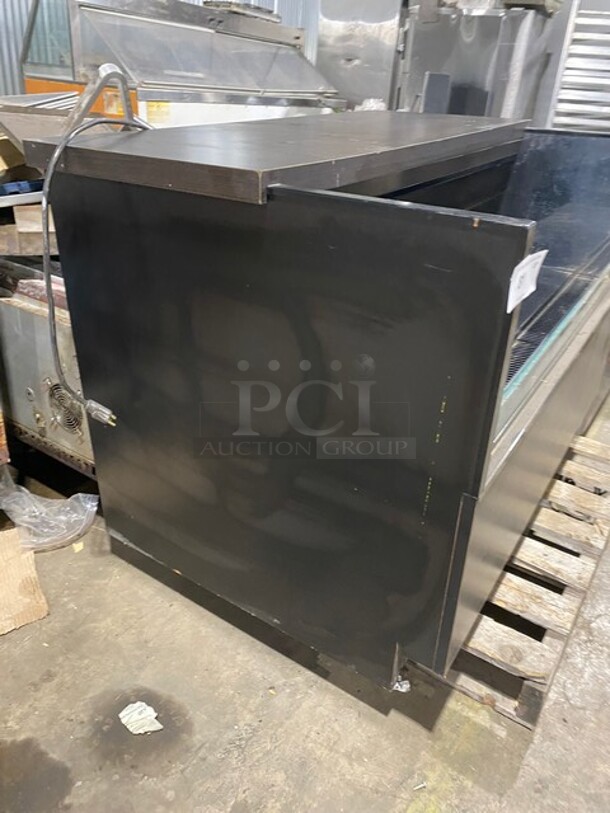 Structural Concepts Commercial Refrigerated Open Grab-N-Go Showcase Merchandiser! 120V 1 Phase! On Legs! Model: CO43R SN: 1147995 CV329143! - Image 3 of 9