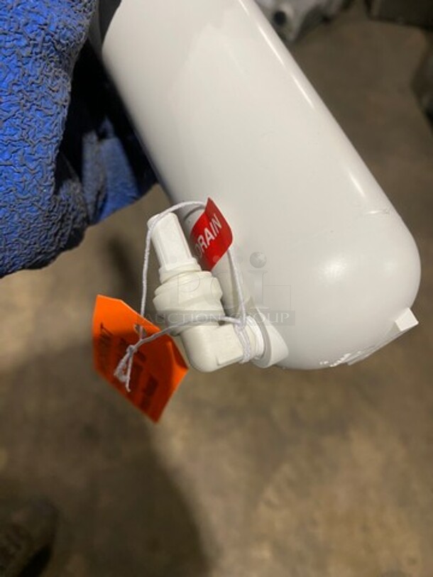 NEW! IN THE BOX! ALL ONE MONEY! Hardness And TDS Reduction Filter Cartridge! - Image 6 of 6