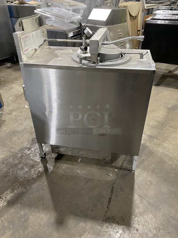 WOW! BROASTER Natural Gas Powered Heavy Duty Commercial Pressure Fryer! Smart Touch Screen! With Oil Filter! Model 1800GH  - Image 4 of 11