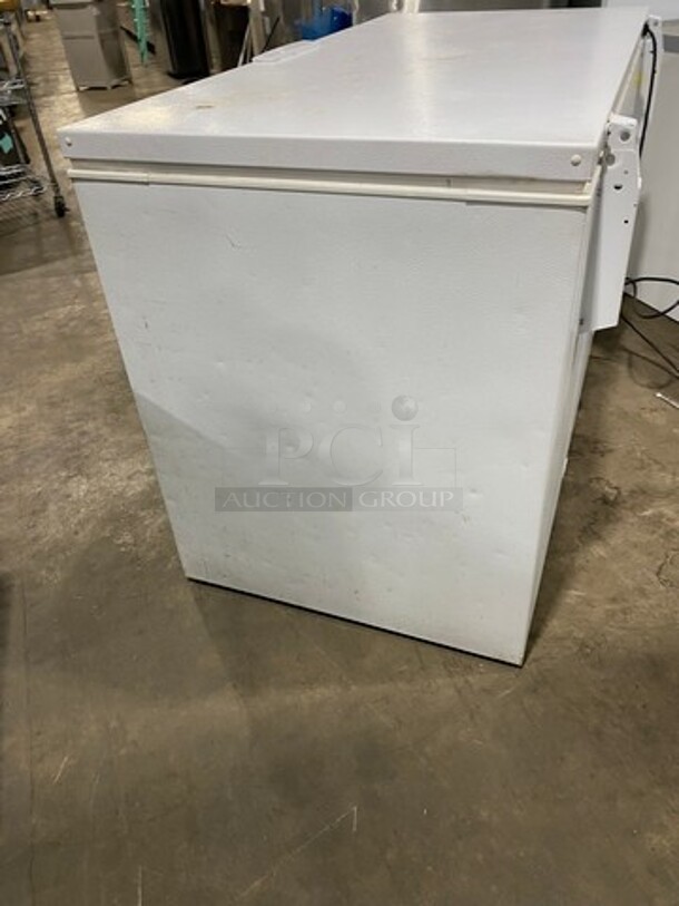 Frigidaire Commercial Reach Down Chest Freezer! With Hinged Top Lid! WORKING WHEN REMOVED! Model: FFFC16M5QWA SN: WB52142316 115V 60HZ 1 Phase - Image 2 of 7