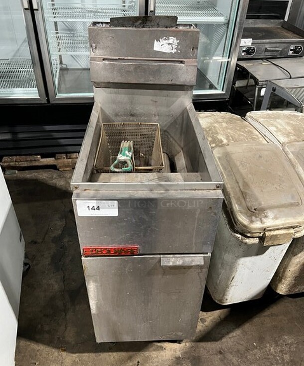 Cecilware Natural Gas Powered Deep Fat Fryer! With 1 Metal Baskets! With Backsplash! All Stainless Steel! Model FMS40! On Legs!