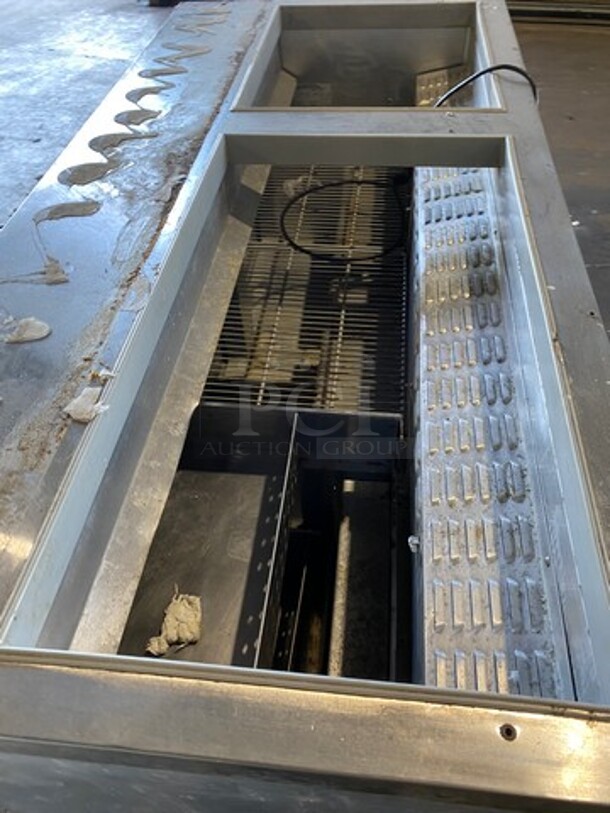 Continental Commercial Refrigerated Sandwich Prep Table! With 2 Door And 2 Drawer Underneath Storage Space! Poly Coated Racks! All Stainless Steel! Model: SW2730M SN: 15276848 115V 60HZ 1 Phase - Image 5 of 9