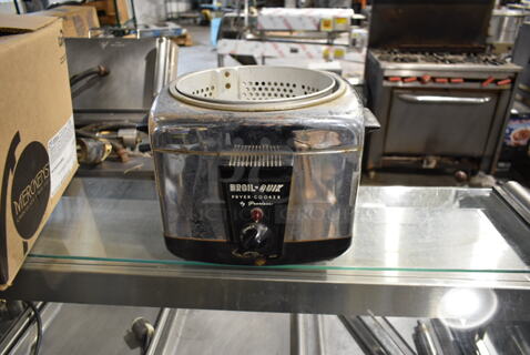 Broil-Quik Stainless Steel Countertop Fryer Cooker. 
