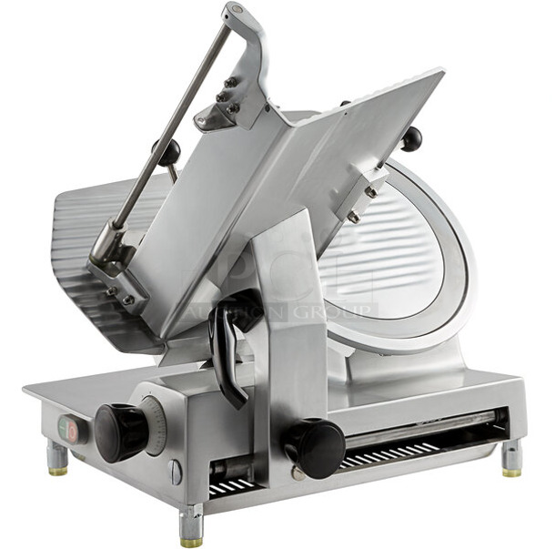 BRAND NEW SCRATCH AND DENT! Avantco 177SL713MAN Stainless Steel Commercial Countertop Medium Duty Meat Slicer. 120 Volts, 1 Phase. Tested and Working!