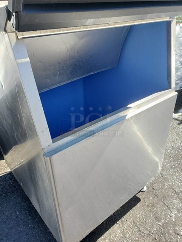 Pantin Commercial Ice Maker W/ Bin 115V  - Image 10 of 11