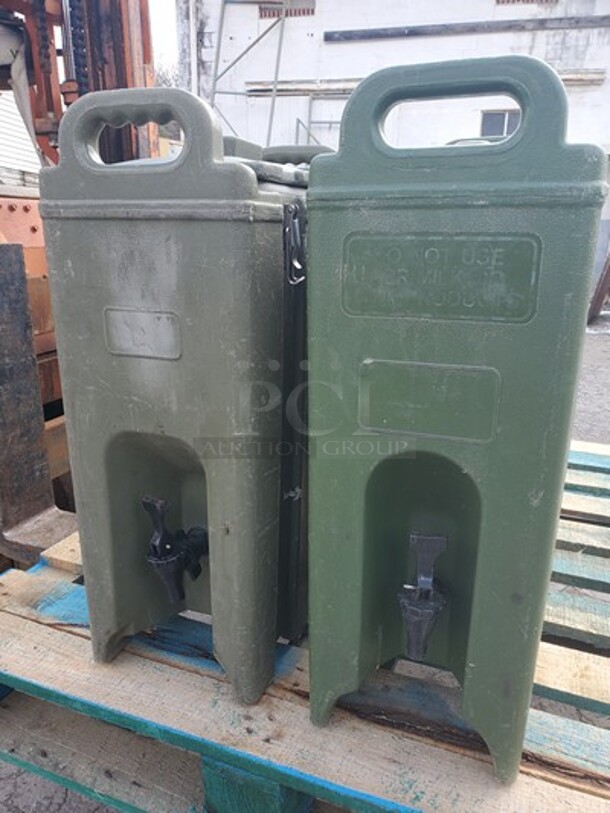 Cambro Insulated Beverage Dispenser  - Image 2 of 3