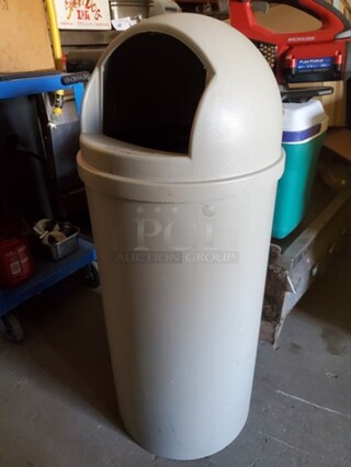 Rubbermaid trash can