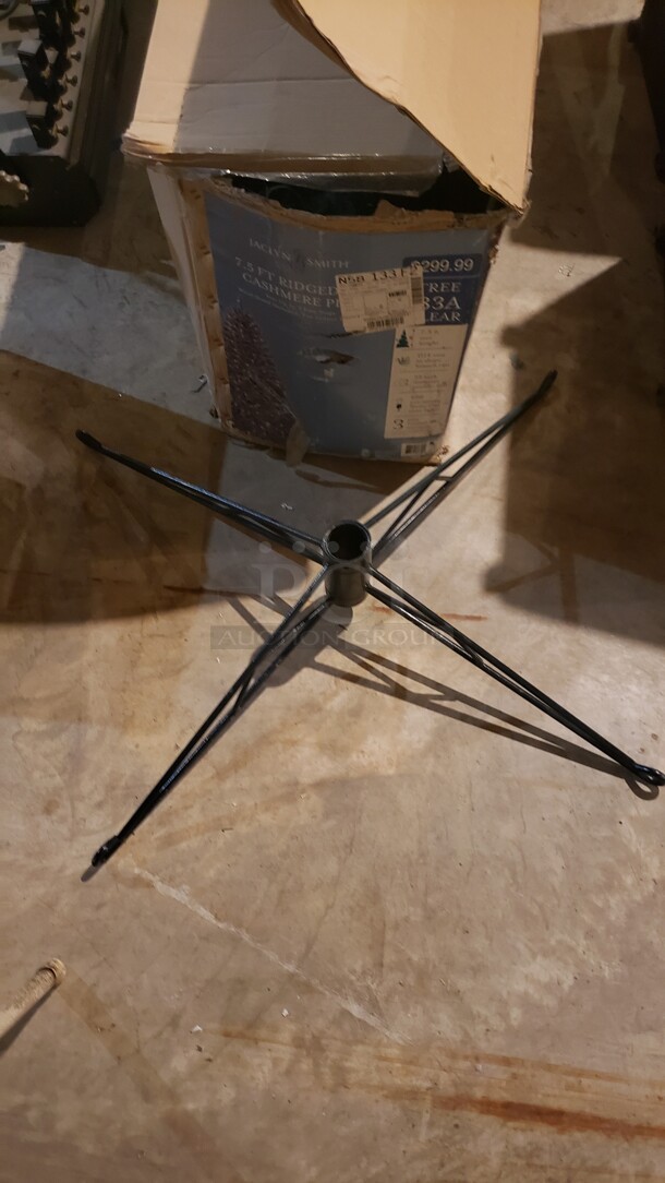 Christmas Tree (Location 1) - Image 3 of 3