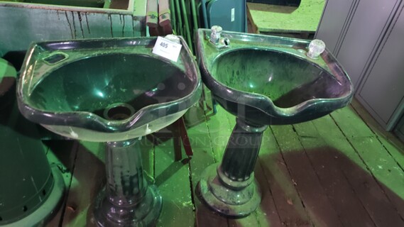 Lot of 2 Pedestal Sinks

(Location 3)