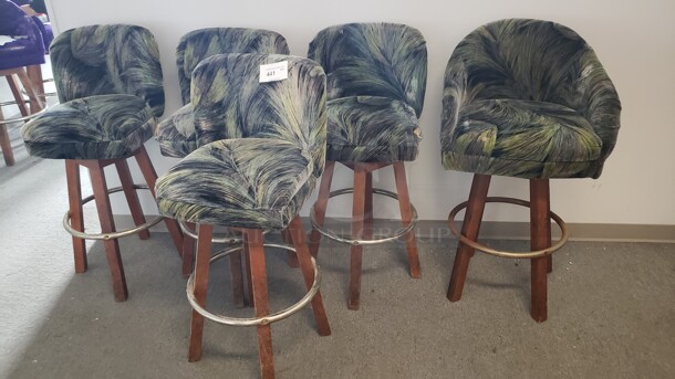 Lot of 5 Chairs

(Location 2) - Image 1 of 1