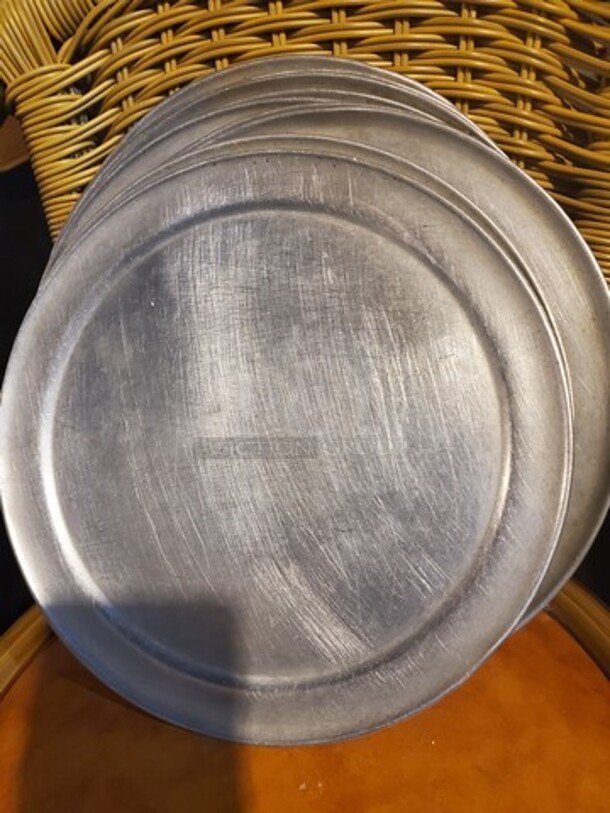 Small Pizza Pan  - Image 3 of 4