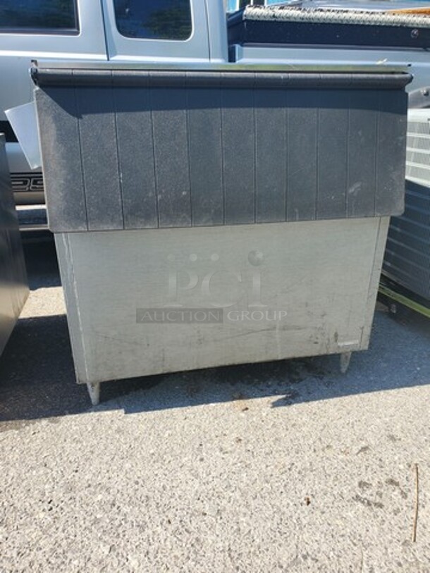 Hoshizaki 44" Ice Bin - 800 lbs 44X30X47 - Image 1 of 2