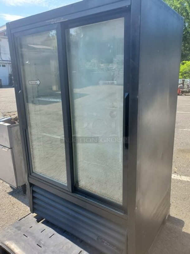 True 40" Two Section Glass Door Merchandiser, (2) Sliding Doors, Working! 40X29X62 - Image 2 of 4