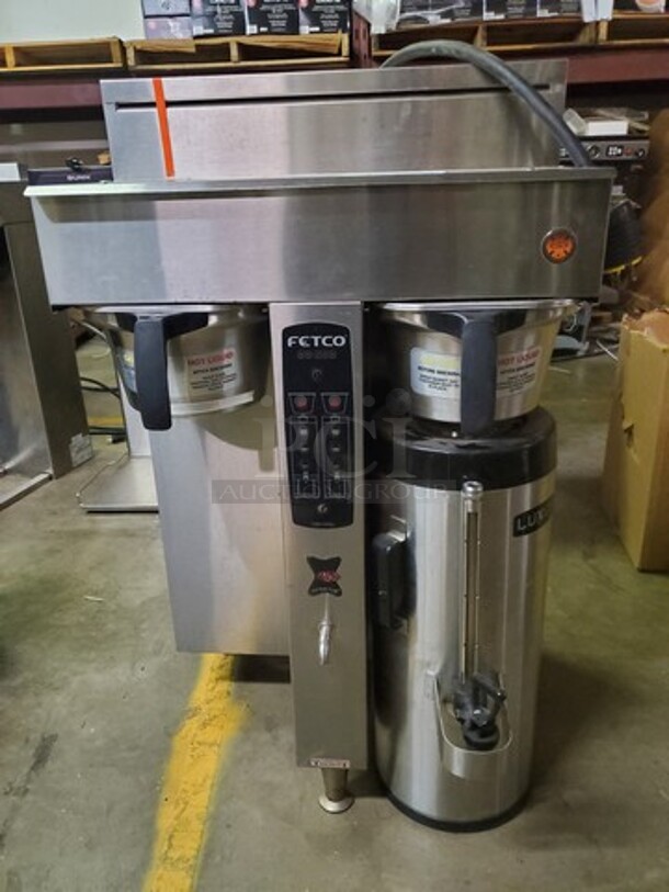 Fetco Extractor Series Twin CBS-2052e Coffee Brewer - Image 1 of 6