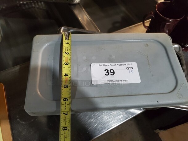 Lot of 10 Rubbermaid Plastic Lids
13 x 7 - Image 4 of 4