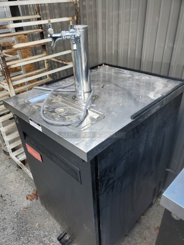 Turbo Air TBD-1SB Beer Dispenser
110 - 120 V
1 PH - Image 5 of 6