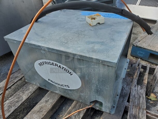 One Lot Consisting of a Door w/ Frame for an 8x8 Walk-In Cooler (Door w/ Frame ONLY. No Other Panels)

A Trenton Unit Cooler
115 V
60 Hz
1 PH

and a Trenton Air Cooled Condensing Unit
208-230 V
60 Hz
1 PH

 - Image 4 of 8