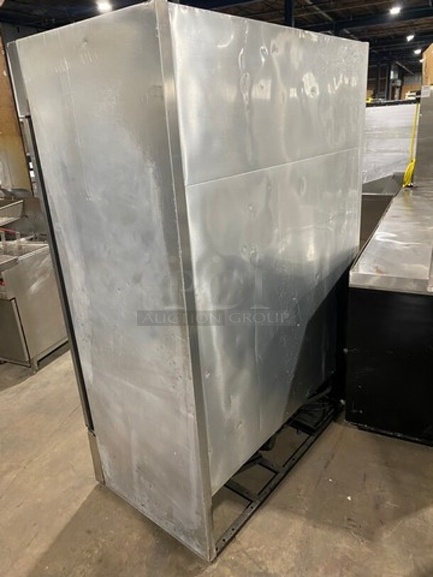 True Commercial 2 Door Reach In Cooler! Poly Coated Racks! All Stainless Steel! Model: T49 SN: 6950022 115V 60HZ 1 Phase - Image 4 of 10