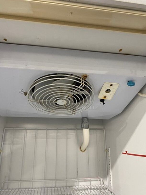 Commercial Single Door Reach In Cooler Merchandiser! With View Through Door! With Poly Coated Racks! - Image 6 of 8