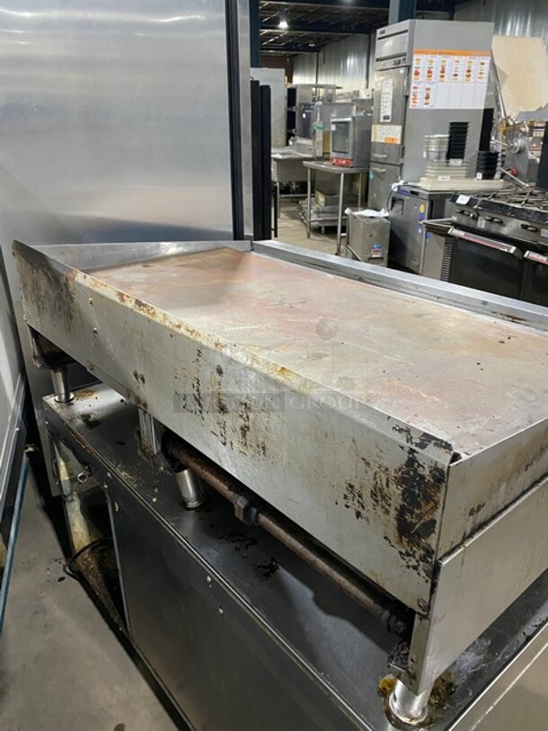Garland Stainless Steel Commercial Countertop Natural Gas Powered Flat Top Griddle on Stainless Steel! - Image 3 of 8