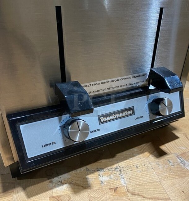 BRAND NEW IN BOX! Toastmaster Commercial Pop -up Toaster!  MODEL TP409WH SN:TP4090320A0059 120v 1PH! Working!  - Image 11 of 11