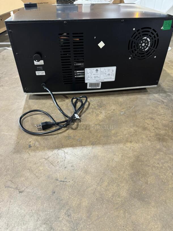 BRAND NEW IN BOX! GCT-6 Metal Commercial Mini Display Cooler Merchandiser. 24x19x12. Tested and Working! - Image 6 of 7