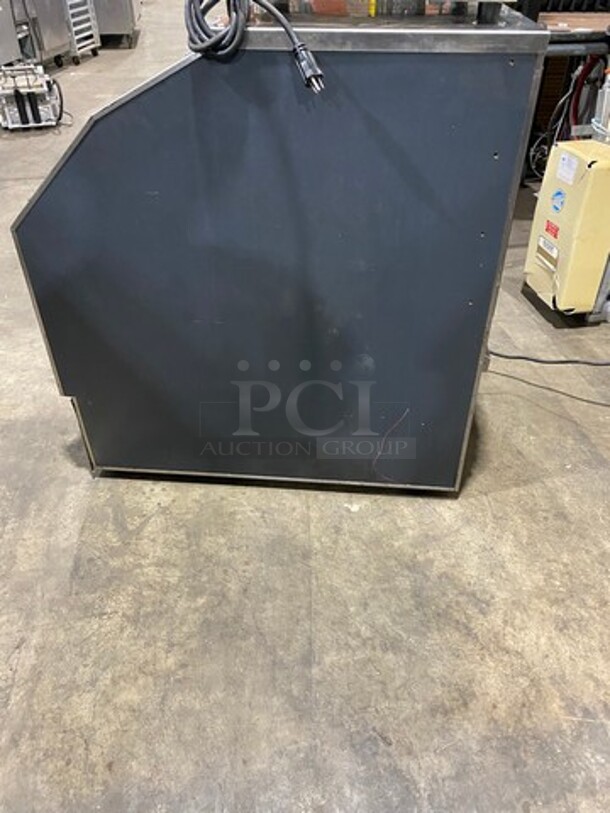 Structural Concepts Commercial Refrigerated Open Grab-N-Go Case Merchandiser! Model: HMO2636R5392 SN: 998583HQ252810 120V 60HZ 1 Phase - Image 2 of 8