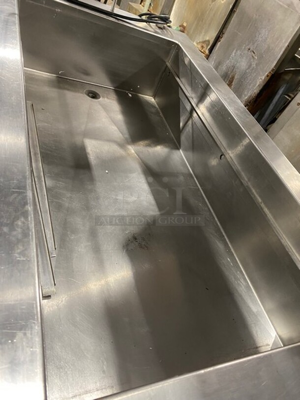 Low Temp Commercial Refrigerated Food Serving Station Counter/ Cold Pan! With Sneeze Guard! Stainless Steel Body! On Casters! Model: 50CFMX SN:FO4C05885L 120V 1PH - Image 5 of 10