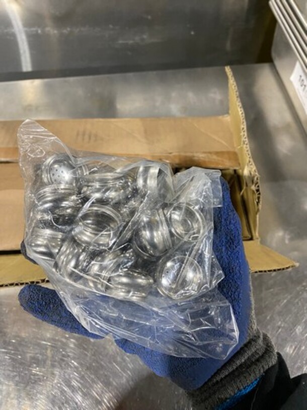 NEW! IN THE BOX! ALL ONE MONEY! Vollrath 2 oz Salt And Pepper Shakers! Glass With Stainless Steel Tops! - Image 3 of 5