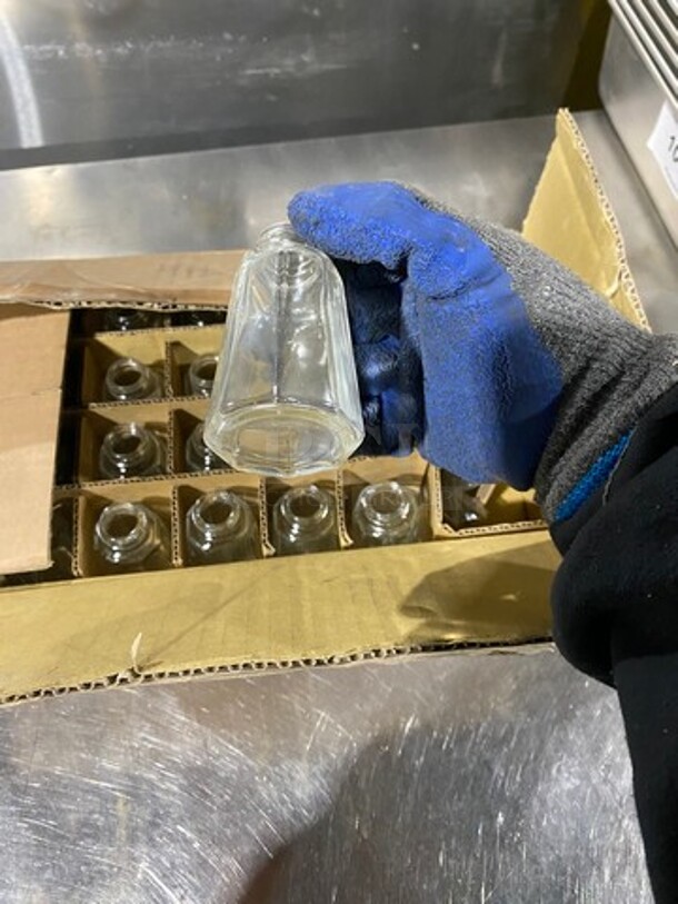 NEW! IN THE BOX! ALL ONE MONEY! Vollrath 2 oz Salt And Pepper Shakers! Glass With Stainless Steel Tops! - Image 4 of 5