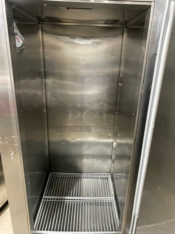Victory Commercial Single Door Reach In Freezer! All Stainless Steel! On Legs! - Image 5 of 8