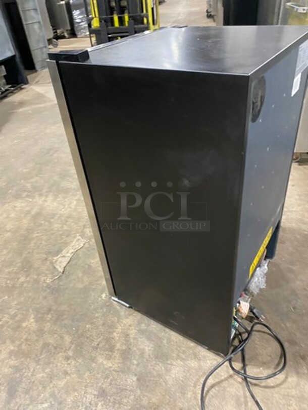 NICE! NEWAIR- Mini Wine Cooler Merchandiser!  Model AB-1200! 110-120 Volts, 
1 Phase. 19x18.5x33. - Image 4 of 7