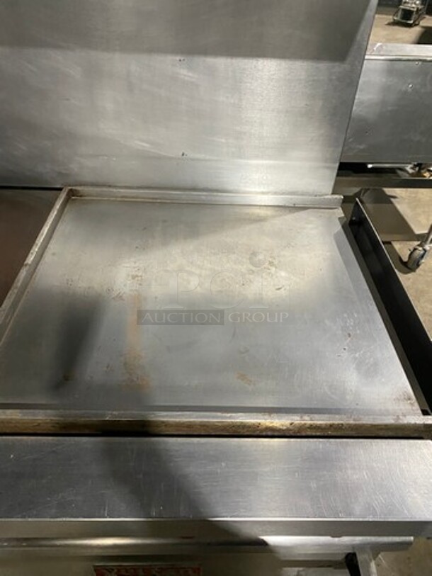 AMAZING! Vulcan Commercial Electric Powered French Top/ Hot Plate With Right Side Flat Griddle! With Raised Back Splash And Salamander Shelf! With 2 Oven Underneath! All Stainless Steel! On Casters! - Image 6 of 11