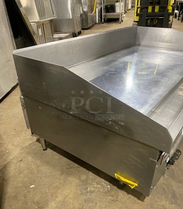 Sweet! Lang Commercial Countertop Natural Gas Powered Mirror Shine Polish Top Flat Top Griddle! With Back And Side Splashes! All Stainless Steel! On Small Legs! - Image 2 of 8