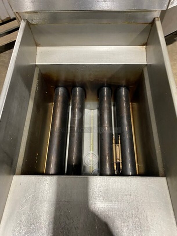 Pitco Commercial Natural Gas Powered Deep Fat Fryer! All Stainless Steel! On Casters! Model: SG14 SN: G19JE060752 - Image 5 of 8