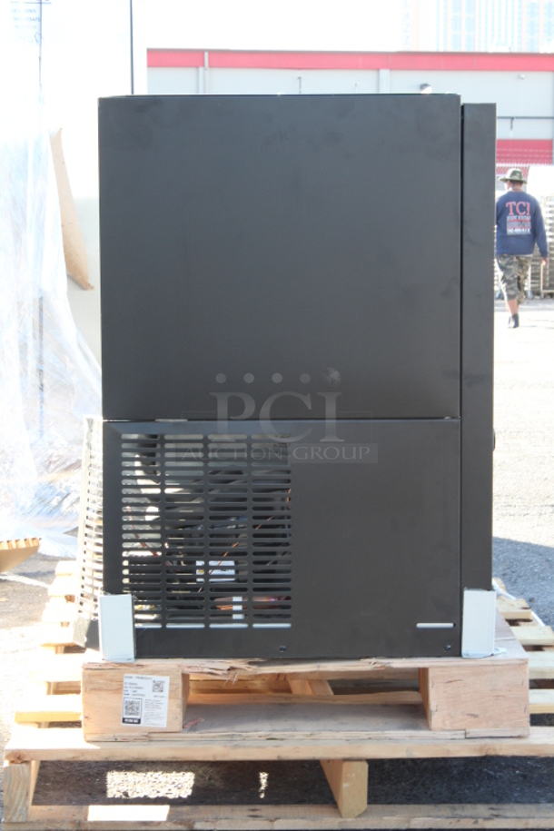 BRND NEW SCRATCH & DENT! Avantco UBB-72-GT-G 73" Black Underbar Height Narrow Glass Door Back Bar Refrigerator with Galvanized Top and LED Lighting 72 3/4 x 24 7/16 x 34 1/4. Outer layer of glass is broken on left door. 115 Volts 3.5 Amps 1 Phase 60 Hertz. S/N: 228797658. WORKING prior to cord being damaged! - Image 4 of 8