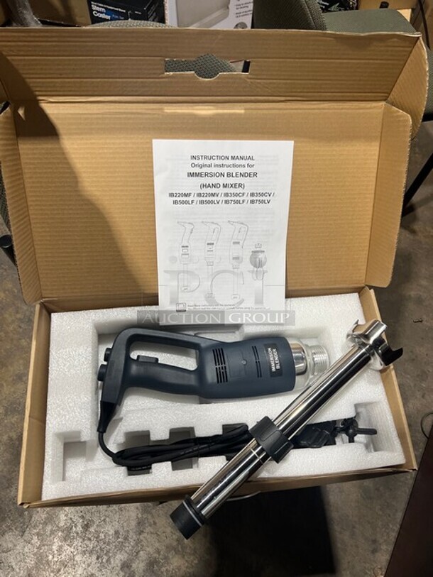 BRAND NEW IN THE BOX! USR 16" Immersion Hand Held Blender! MODEL IB500LV! 110V! - Image 3 of 5