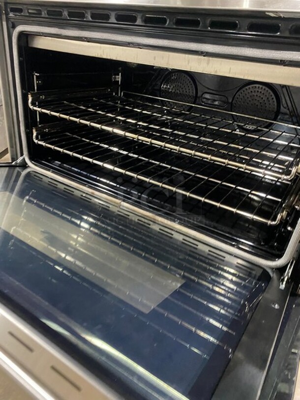 SWEET! Zline Gas Powered 6 Burner Stove! With Oven Underneath! Stainless Steel! MODEL RG36 SN: RG36GE2206022303 120V  - Image 6 of 10