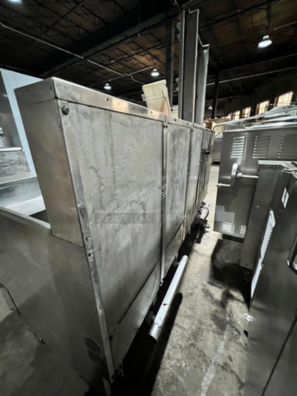 FAB! Pitco Frialator Commercial Natural Gas Powered 4 Bay Deep Fat Fryer! With Middle Fryer Basket Rack! With Oil Filter System! All Stainless Steel! On Casters! Model: SGH50  - Image 3 of 11