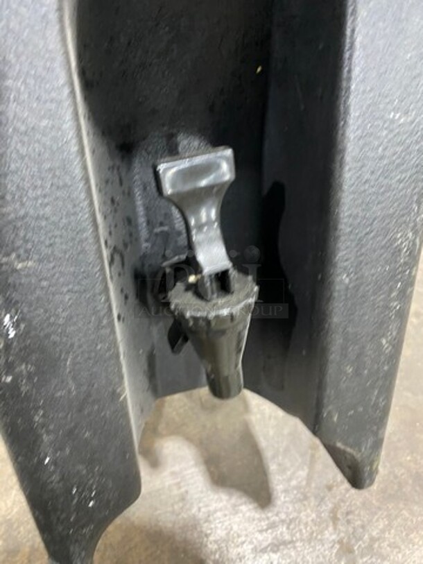 Cambro Insulated Beverage Dispenser/ Holder! With Side Handles! With Lid! - Image 4 of 6