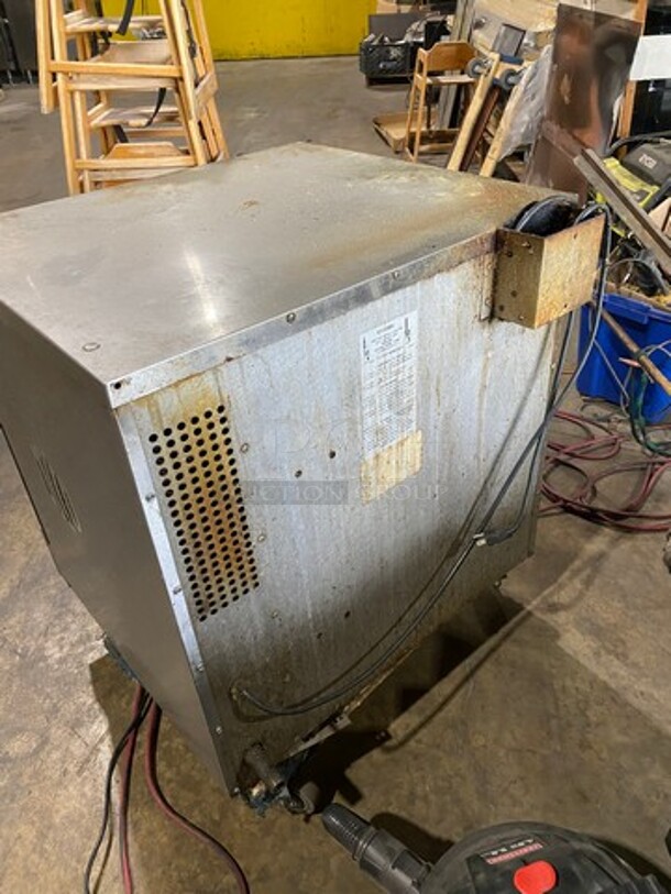 Southbend Commercial Natural Gas Powered Convection Oven! With View Through Door! Metal Oven Racks! All Stainless Steel! Marathoner Gold Series! - Image 4 of 7