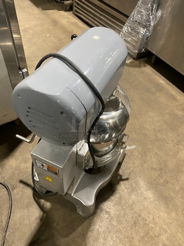 Black Diamond Commercial Planetary Mixer! With Mixing Bowl And Bowl Guard! With Spiral Hook Attachment! Model: BDPM20 SN: 2012121 120V 60HZ 1 Phase - Image 4 of 6